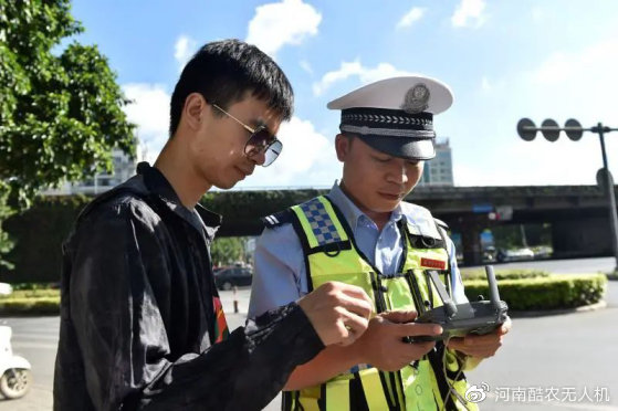 無人機抓拍斑馬線不禮讓行為