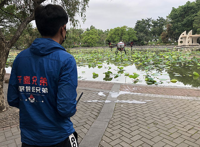 利用植保無人機(jī)開展公園樹林病蟲害防治