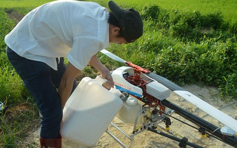 植保無人機(jī)農(nóng)藥混配方法