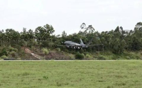 我國(guó)首次高空大型無人機(jī)海洋、臺(tái)風(fēng)綜合觀測(cè)試驗(yàn)取得圓滿成功。