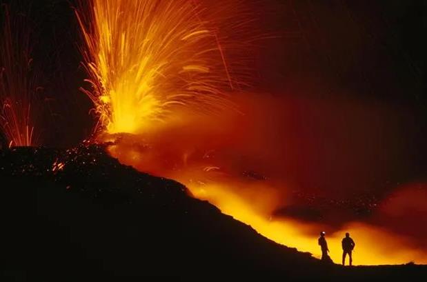 無人機直闖“虎穴”，死盯300座活火山！