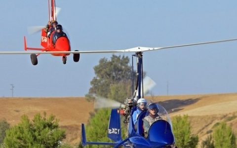 售價70萬人民幣的旋翼機，（適合普通飛行愛好者的小型飛機）