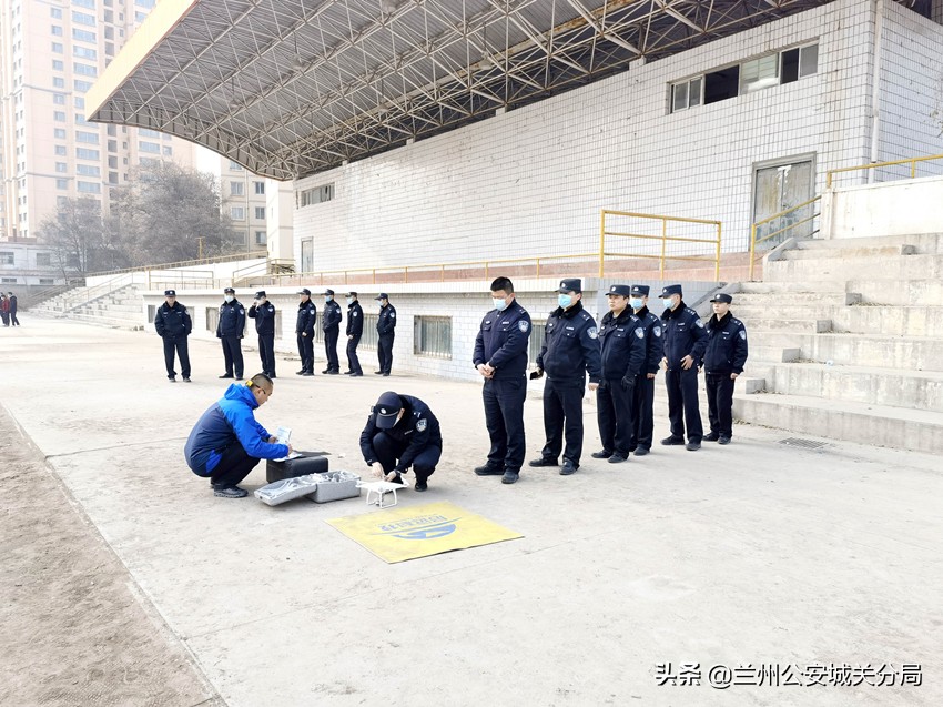 蘭州市公安局城關(guān)分局組織開展警用無人機實戰(zhàn)培訓