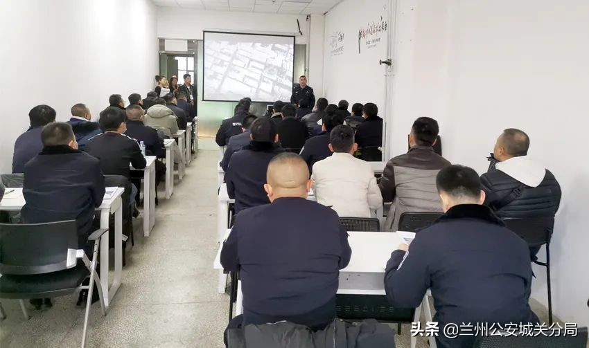 蘭州市公安局城關(guān)分局組織開展警用無人機實戰(zhàn)培訓